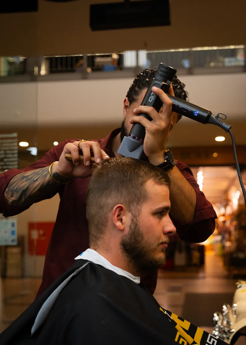 Föhnen nach dem Haarschnitt